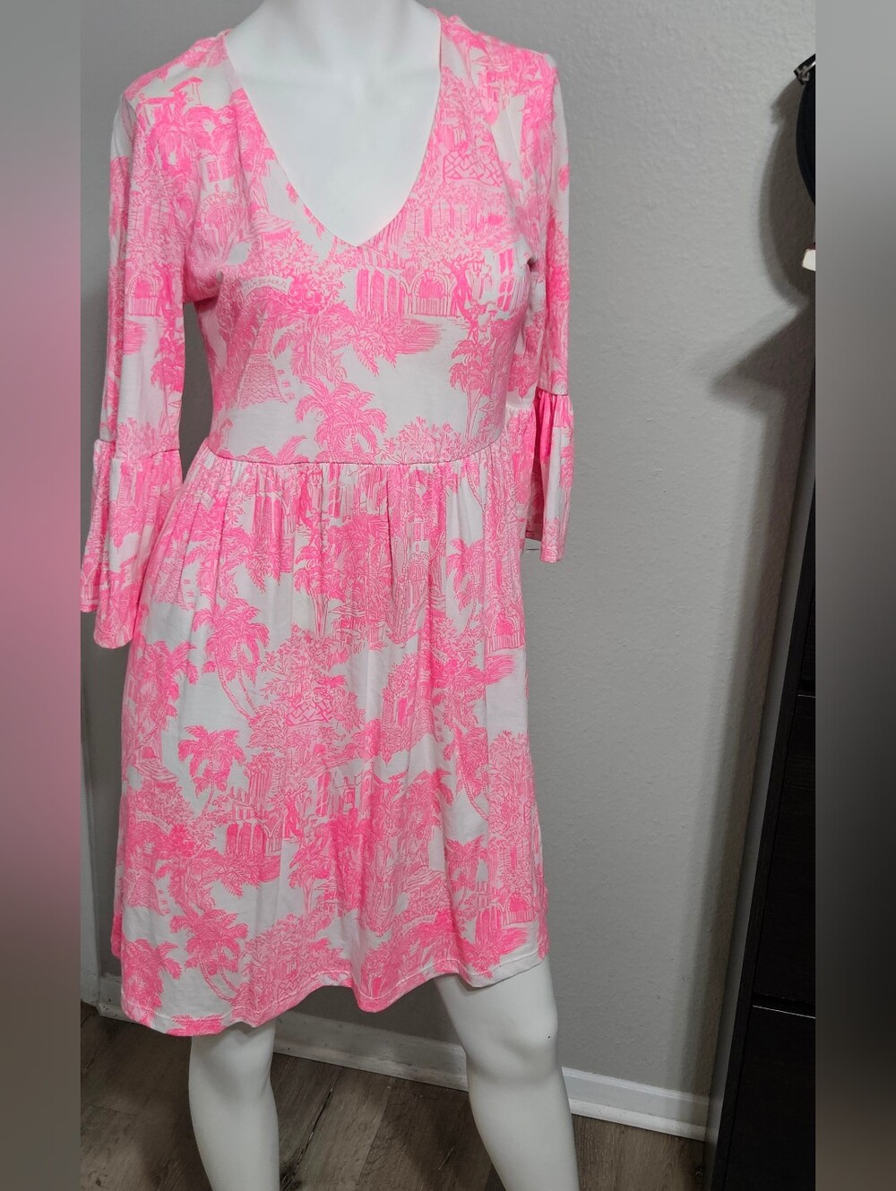 Lilly Pulitzer Jannie V-Neck Dress size XS